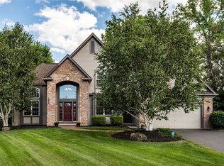 16 Claridge Cir, Webster, NY 14580