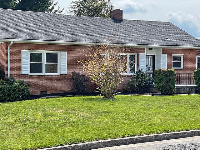 1st image of 1049 Braxton Rd