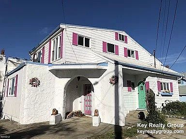 2nd image of 4 Winthrop Ln #1