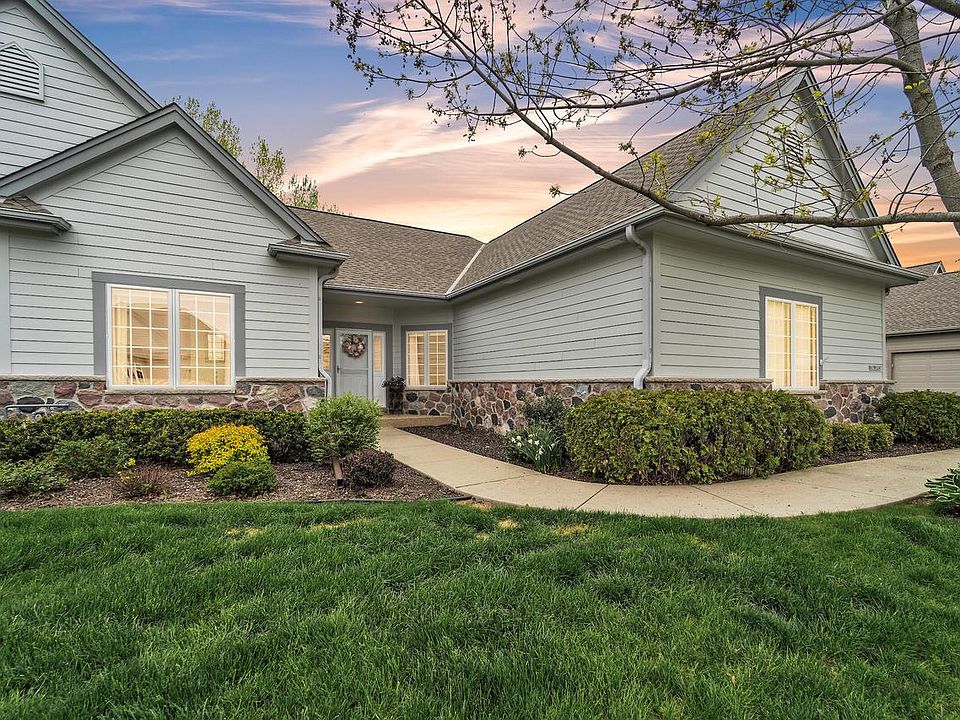 1st image of N57W5247 Highland Crossings CIRCLE
