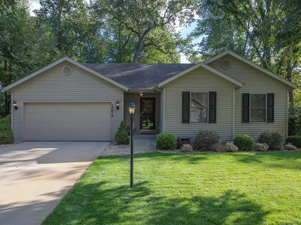 13814 Woods Trl, Granger, IN 46530