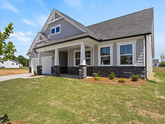 These photos are representative of this floor plan, but all options may not be available in every co