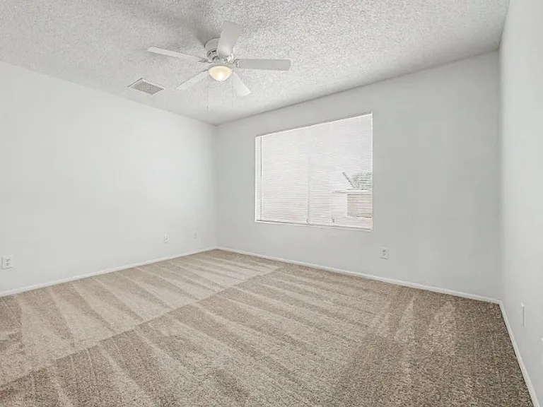 10719 W Vista Ave — Photo 20