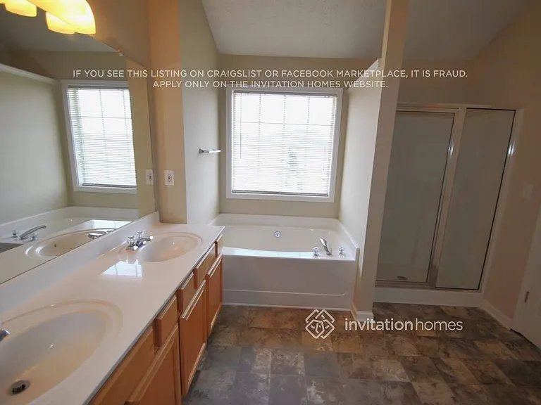 940 Clairidge Ln — Photo 8