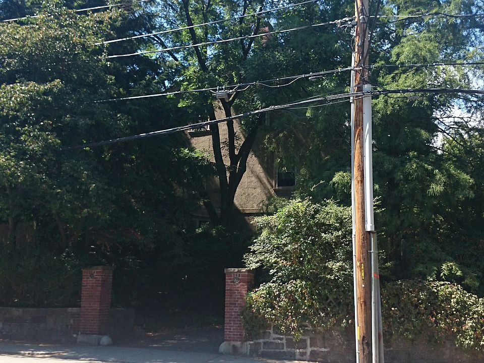 2nd image of 111 High St