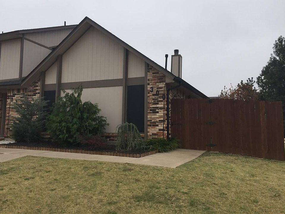 1st image of 300 N Willowood Dr