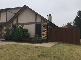 300 N Willowood Dr, Yukon, OK 73099