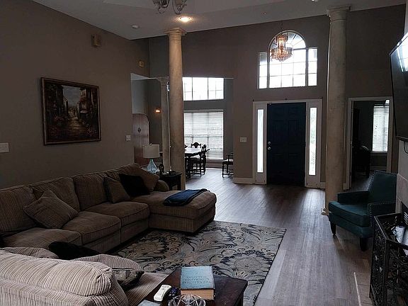 5th image of 210 Watercress Dr