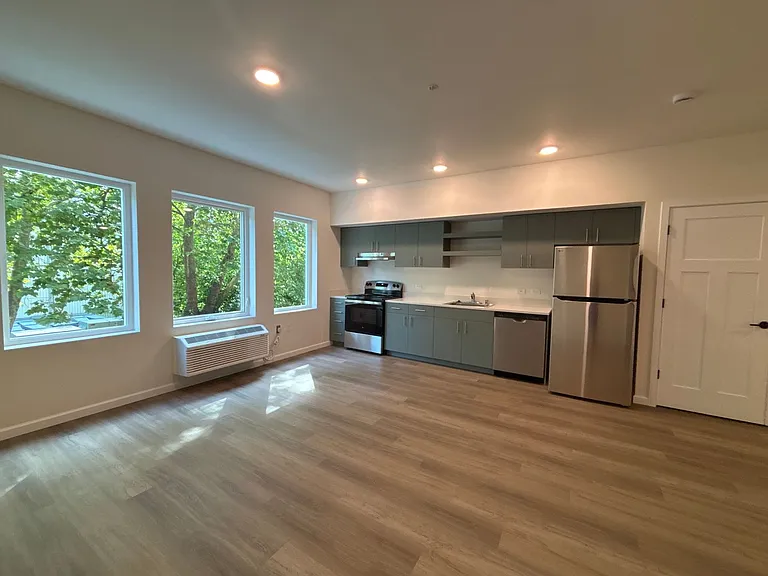 401 UNION — Photo 19