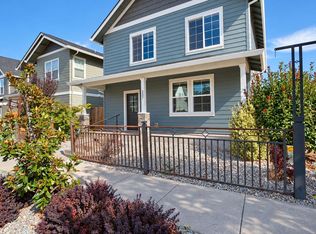 237 Willow Way, Talent, OR 97540
