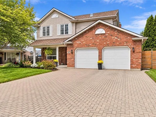 5 Thorn Pl, Saint Catharines, ON L2S 3S1