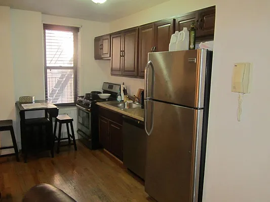 Sold by Starealty Estate LLC | media 5