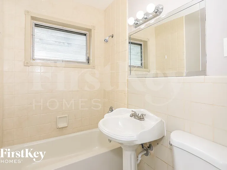 7000 SW 12th St — Photo 13