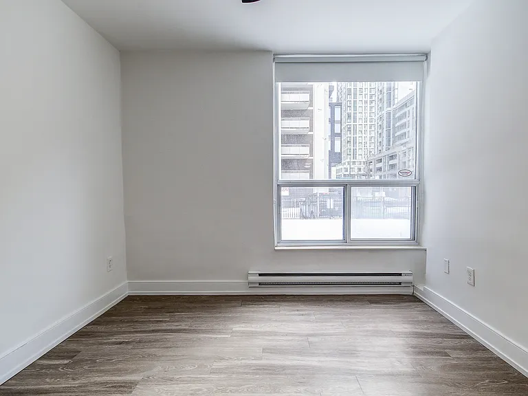 133 Erskine Ave — Photo 9