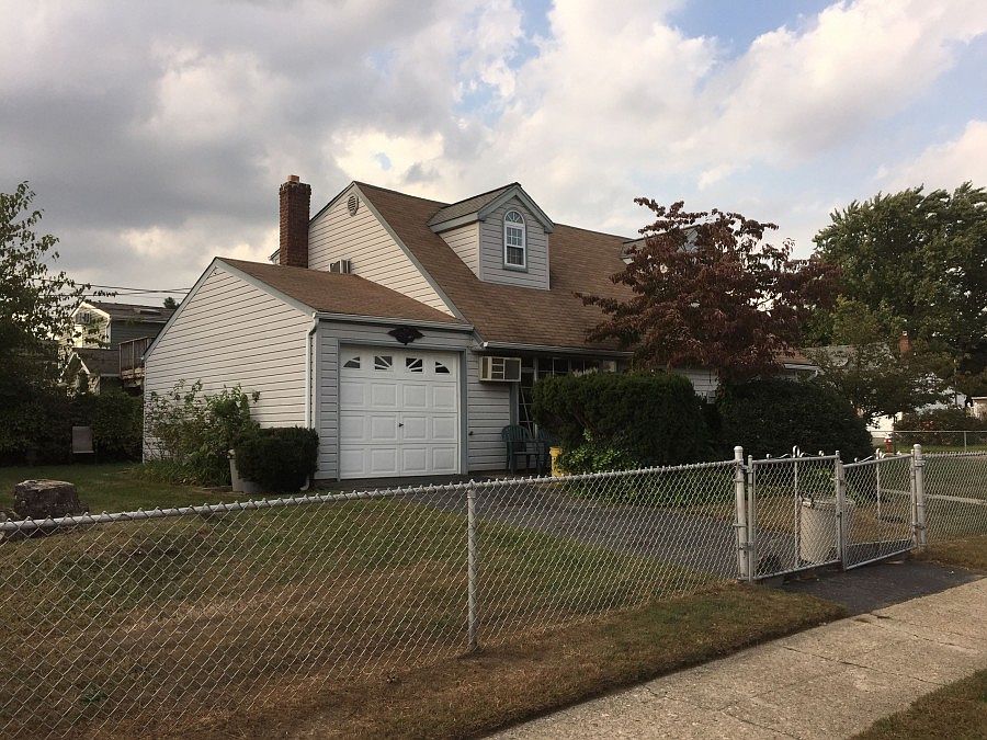 2nd image of 339 Fern Pl