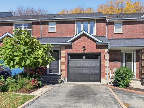 149 Essling Ave, Hamilton, ON L9B 2H9