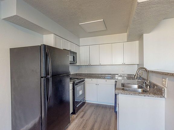 4th image of 258 Village Dr