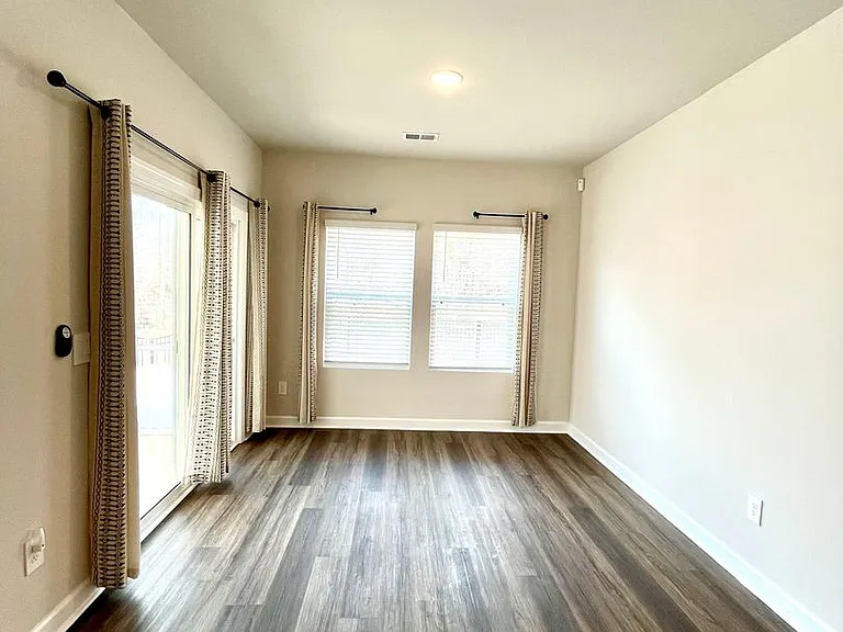 503 Yellowstone Trl — Photo 9