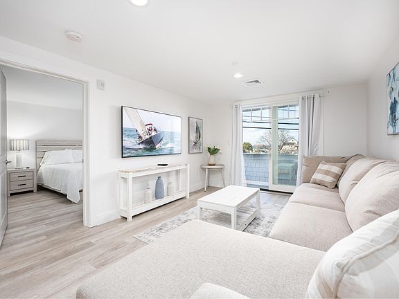 4th image of 150 Water St #210