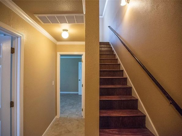 fayetteville-arkansas-444953365 picture