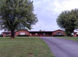 2257 Red Top Rd, Wilkesboro, NC 28697