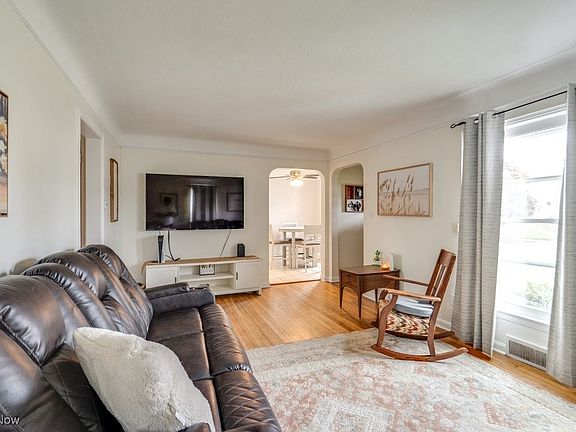5th image of 7413 Dartworth Dr