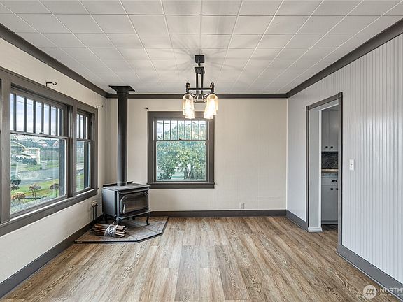 4th image of 513 E Street