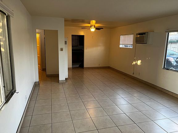 4th image of 2134 N Lincoln St