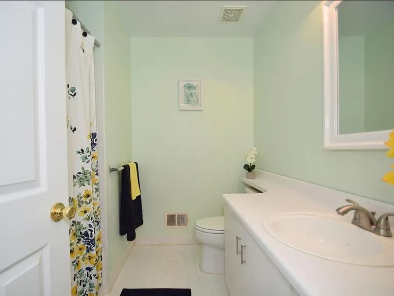 716 Martingale Rd — Photo 16