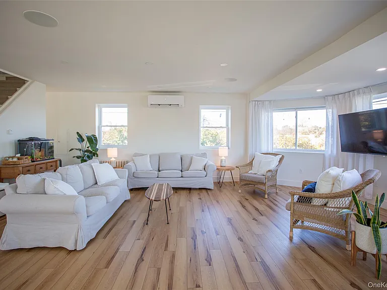 2175 Bay Blvd — Photo 14