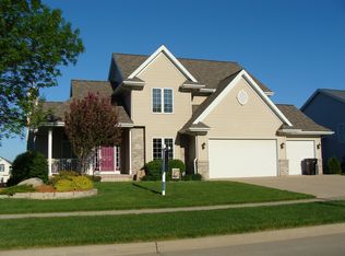 626 Eagle Ridge Rd, Cedar Falls, IA 50613