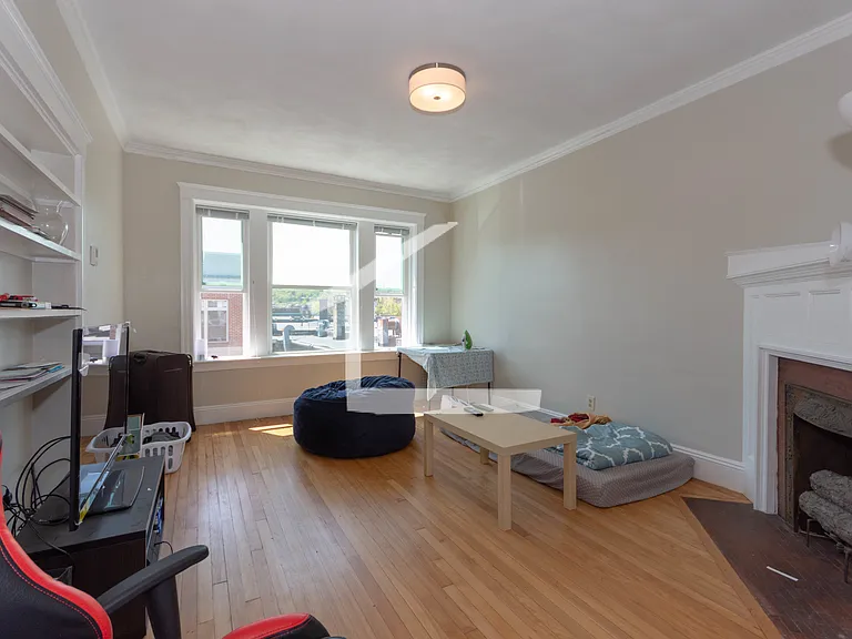 4 Gardner St #10 — Photo 6