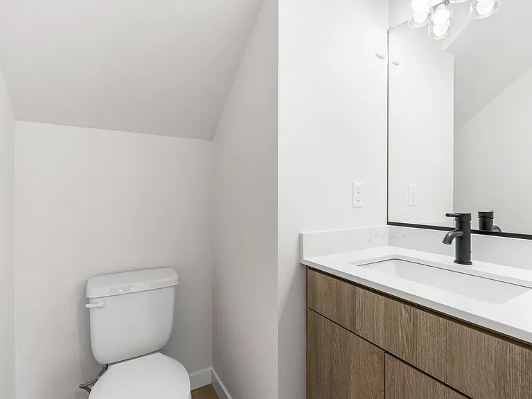 1 Month Free Rent! Brand New 2bd/1.5bath Townhome Mt. Scott-Arleta Gem! — Photo 17