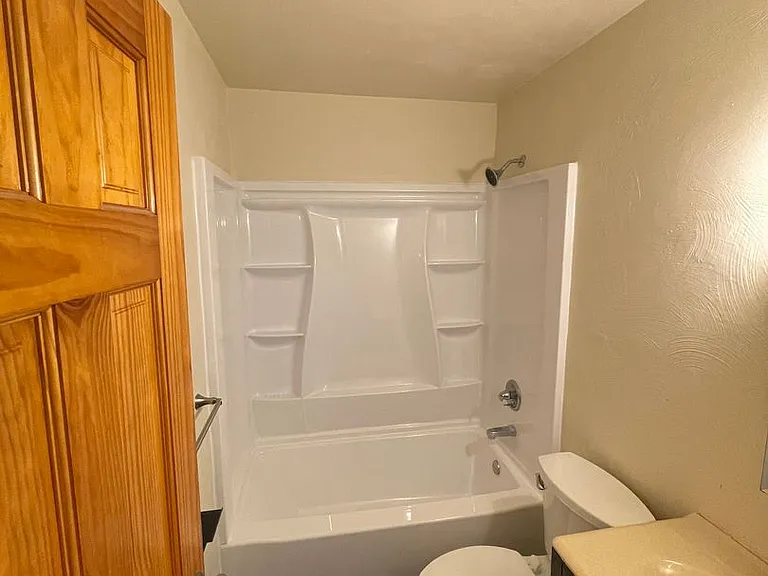 704 Torrey Ln — Photo 21