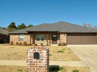 413 Harrell Dr, Chandler, TX 75758