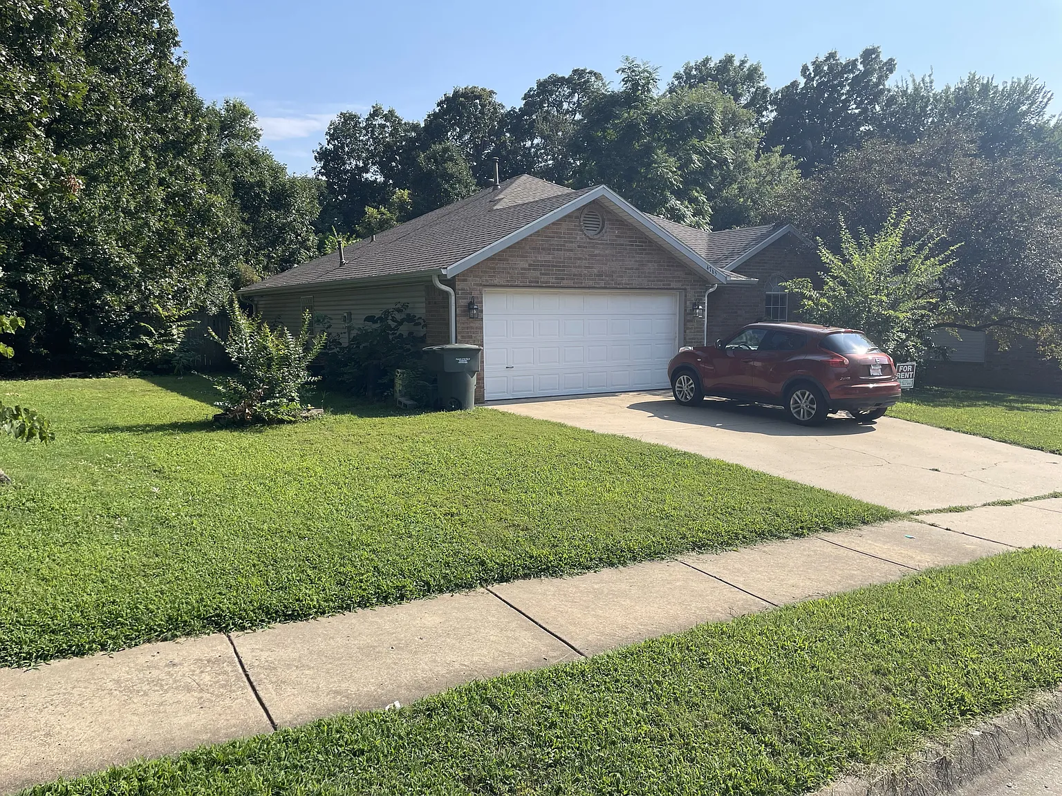 3 bed, 1810 sqft, $2,000 — Photo 2