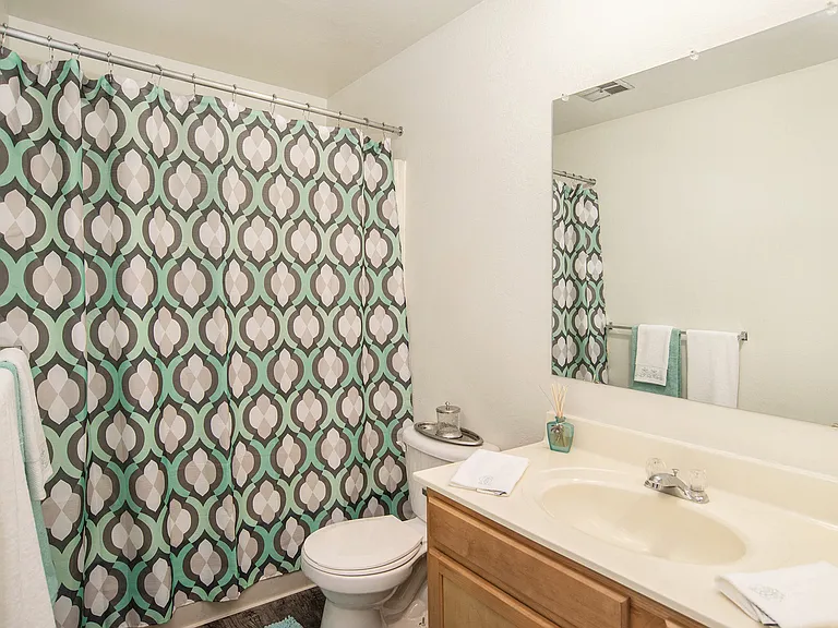Sunflower Apartments — Photo 15