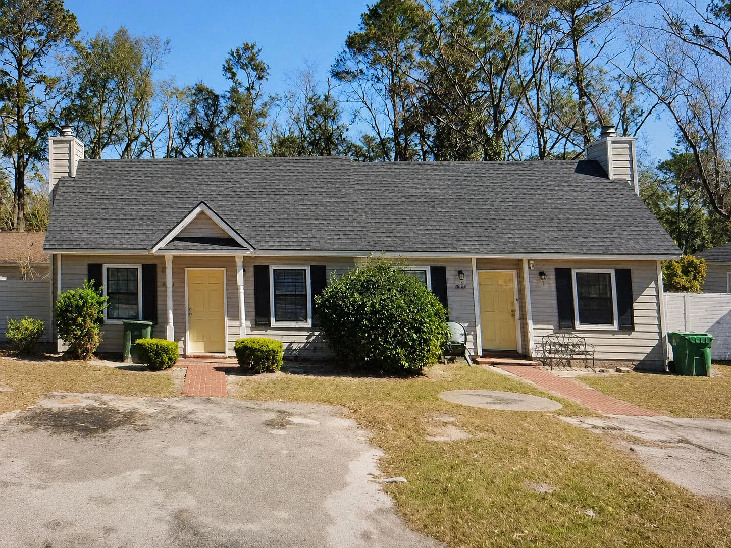 2 bed, 1080 sqft, $975 — Photo 1
