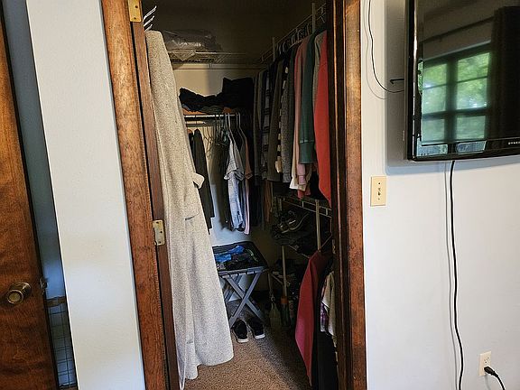 4th image of 115 Burgess Rd