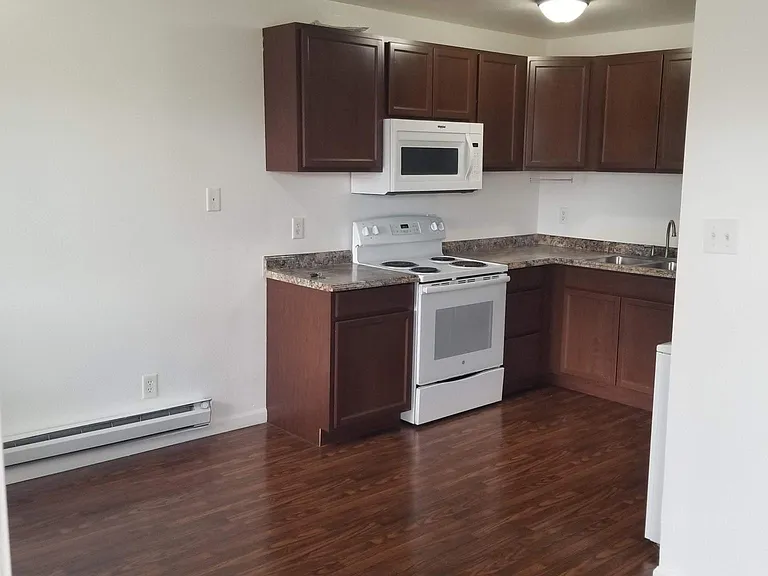 1025 Oak St #7 — Photo 4