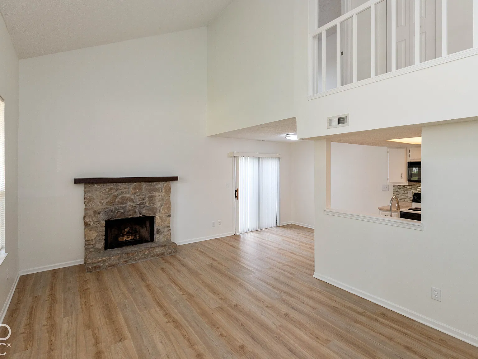 2 bed, 1.5 bath, 1025 sqft, $1,850 — Photo 4