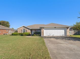 1042 Applewood Cir, Centerton, AR 72719