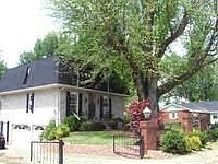 1st image of 790 N Main St