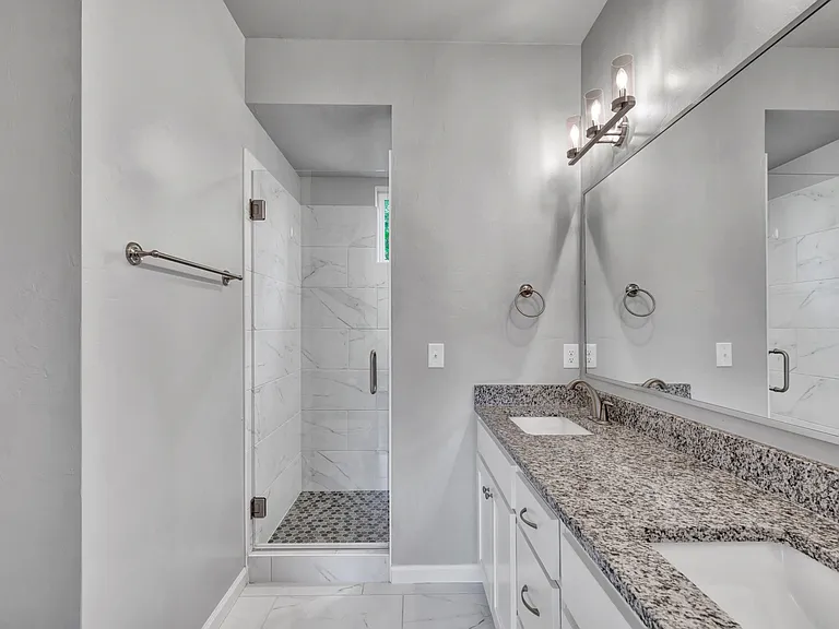 1138 N Blackwelder Ave — Photo 17