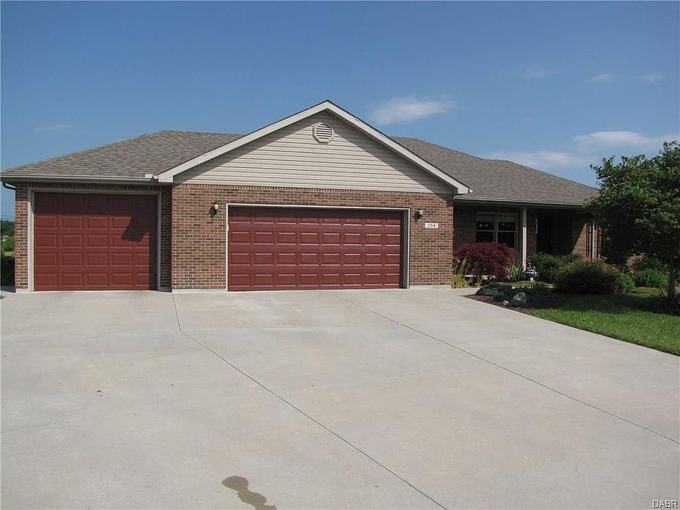 1st image of 104 Greenhaven Dr