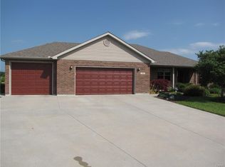 104 Greenhaven Dr, Greenville, OH 45331
