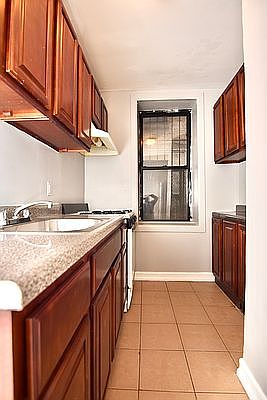 5th image of 235 W 146th St APT C
