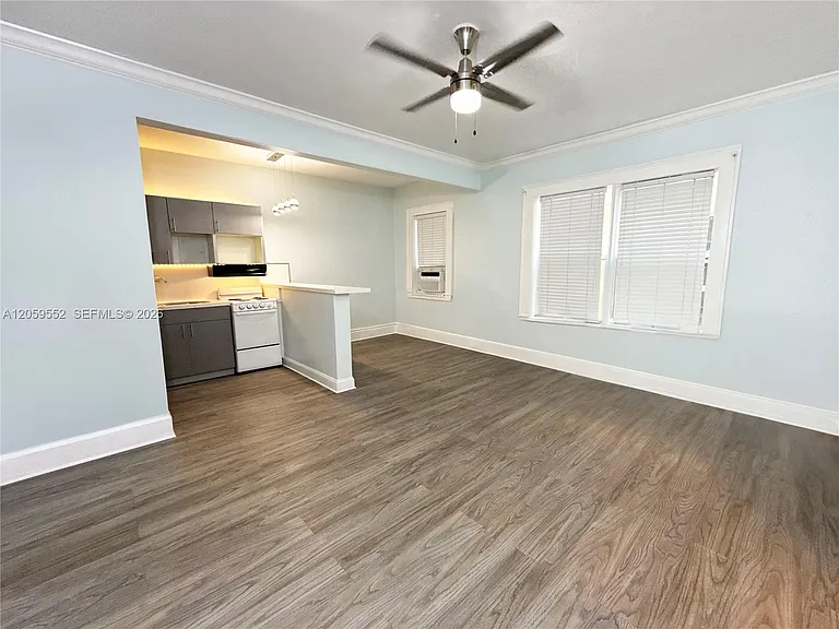 124 Mendoza Ave #3 — Photo 2