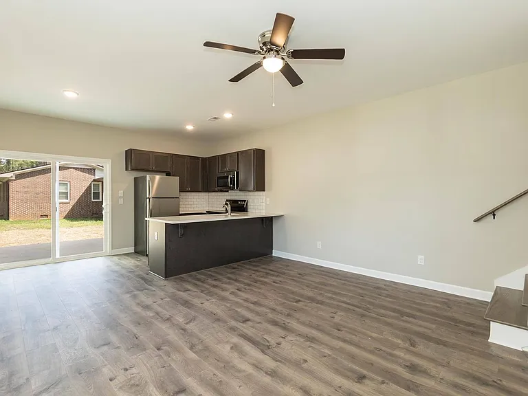 428 N Allen Rd — Photo 9