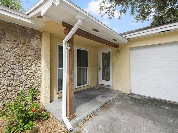 3rd image of 1530 RAVANA DRIVE